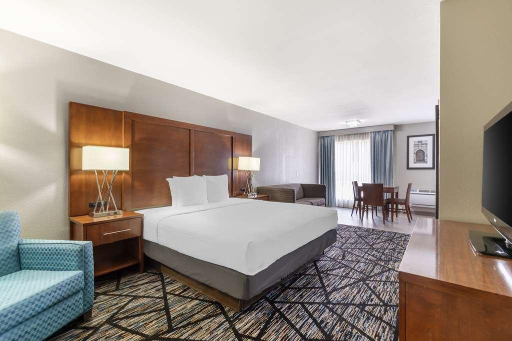Best Western Near Lackland Afb Seaworld San Antonio Room photo