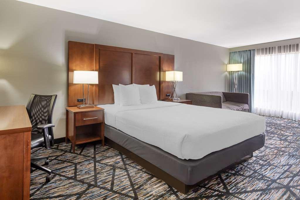 Best Western Near Lackland Afb Seaworld San Antonio Room photo