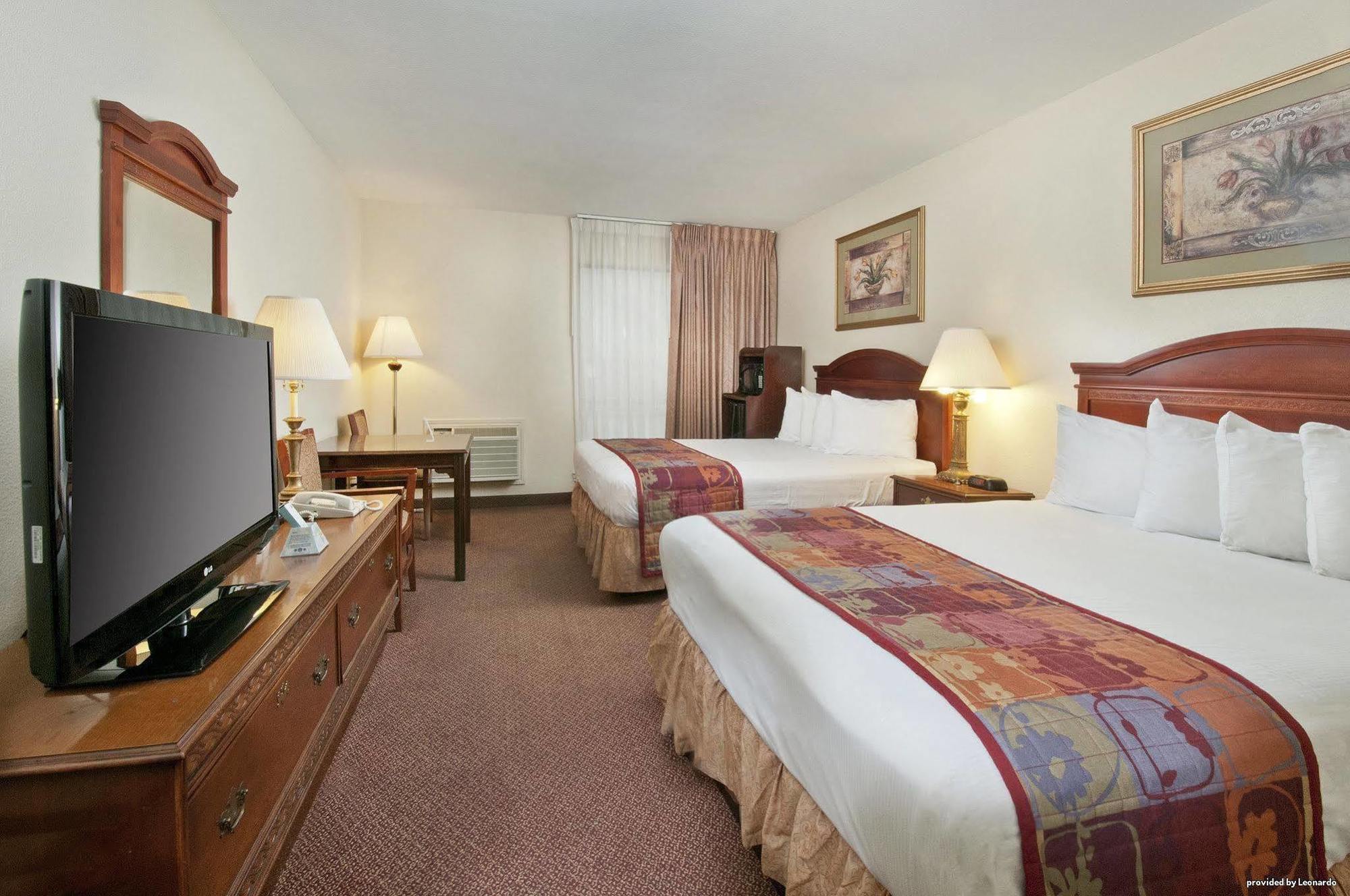 Best Western Near Lackland Afb Seaworld San Antonio Exterior photo