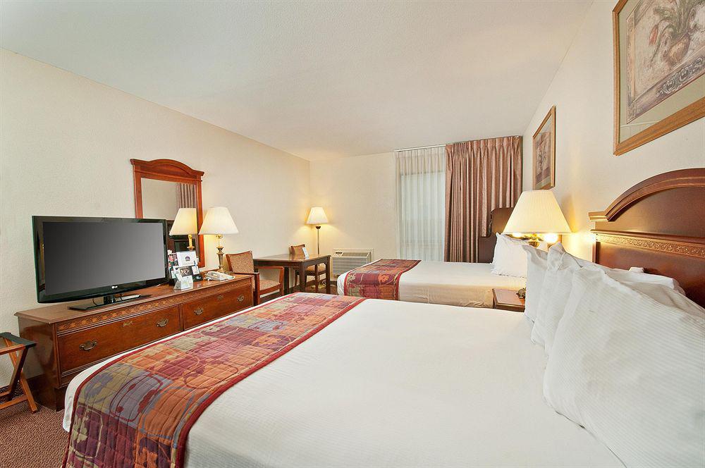 Best Western Near Lackland Afb Seaworld San Antonio Exterior photo